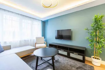 Istanbul Balat building suitable for Airbnb income